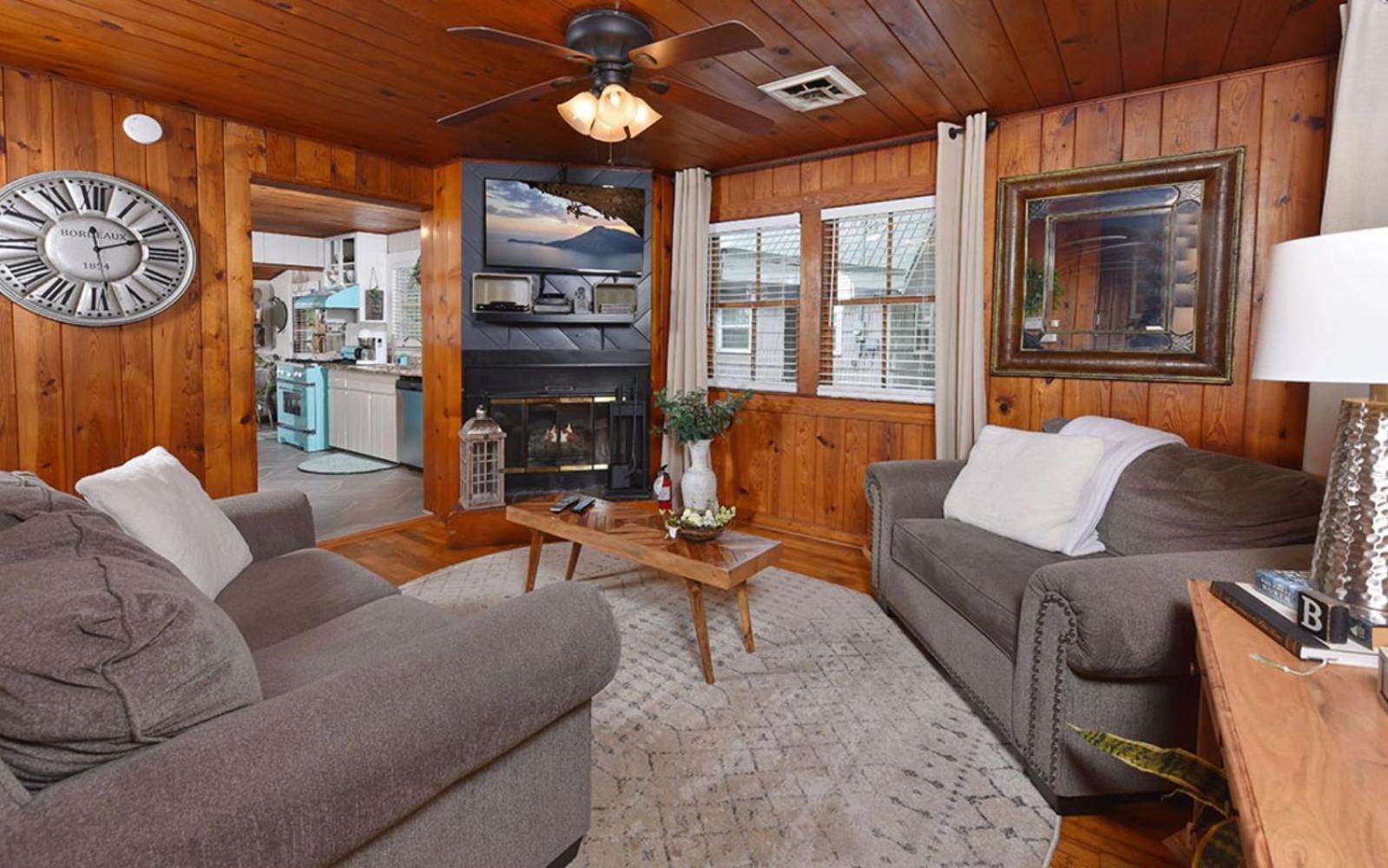 River Romance Gatlinburg Exterior photo